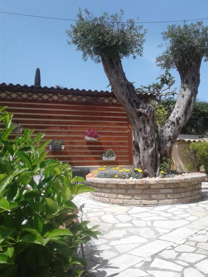 Flowers studios Benitses  Exterior foto
